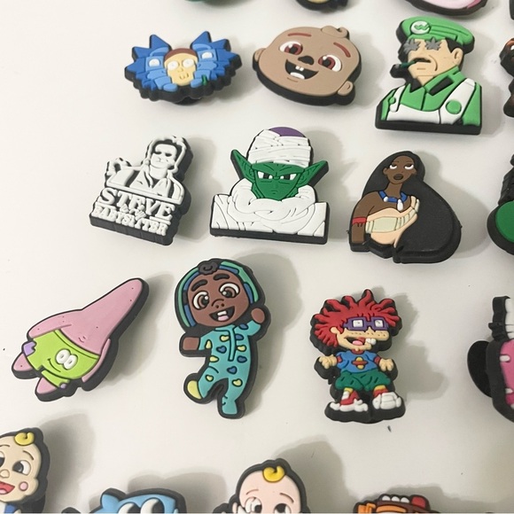 Croc Charms Lot of 34 Hello Kitty Jack Skellington Hulk Halloween SpongeBob - Picture 4 of 16